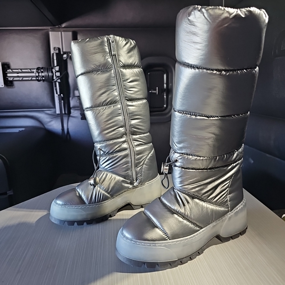 Aquatalia Arlo Weatherproof Puffer Rain/Snow Boot In Gunmetal (Metallic) Size 5
